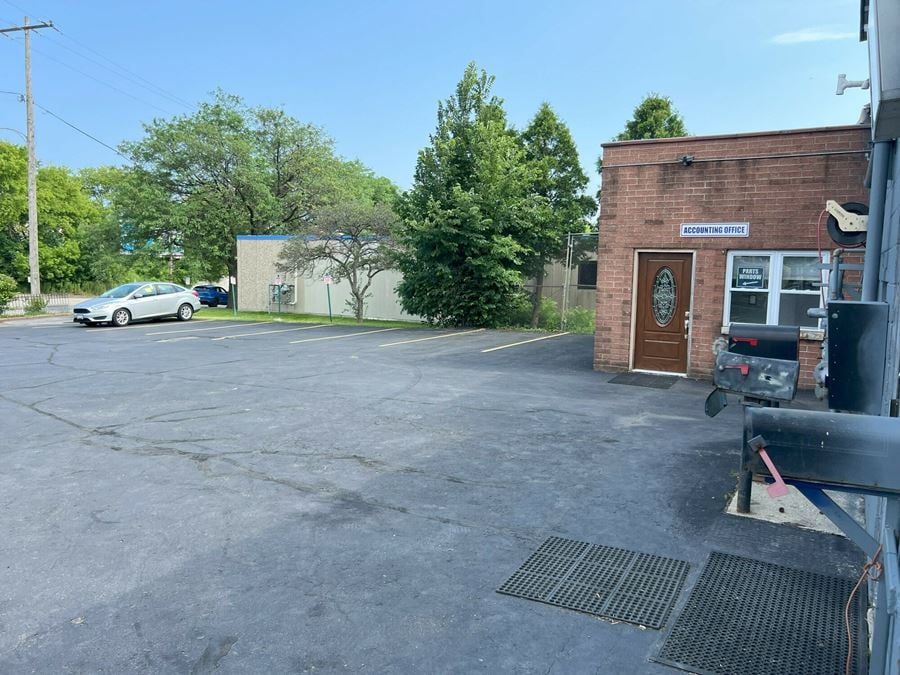 1800 S 1st St, 1803, 1823-1825 S Kinnickinnic Ave
