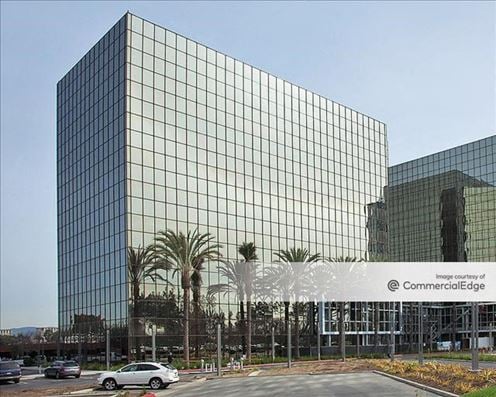 4000 MacArthur - West Tower