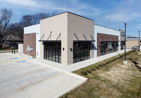 Retail space for Sale at 801 S Main St in Lindale