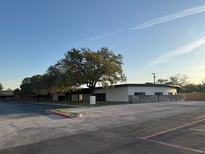 MacArthur Professional Building - For Sale