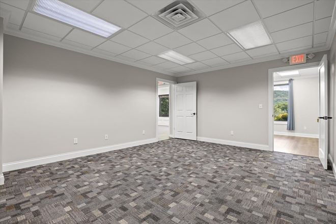 2 Executive Suites 