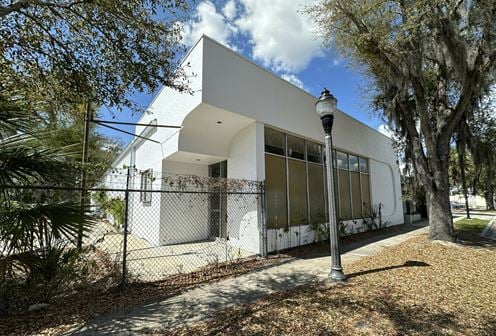 616 N. Main Street Warehouse/Showroom + Two Adjacent Lots
