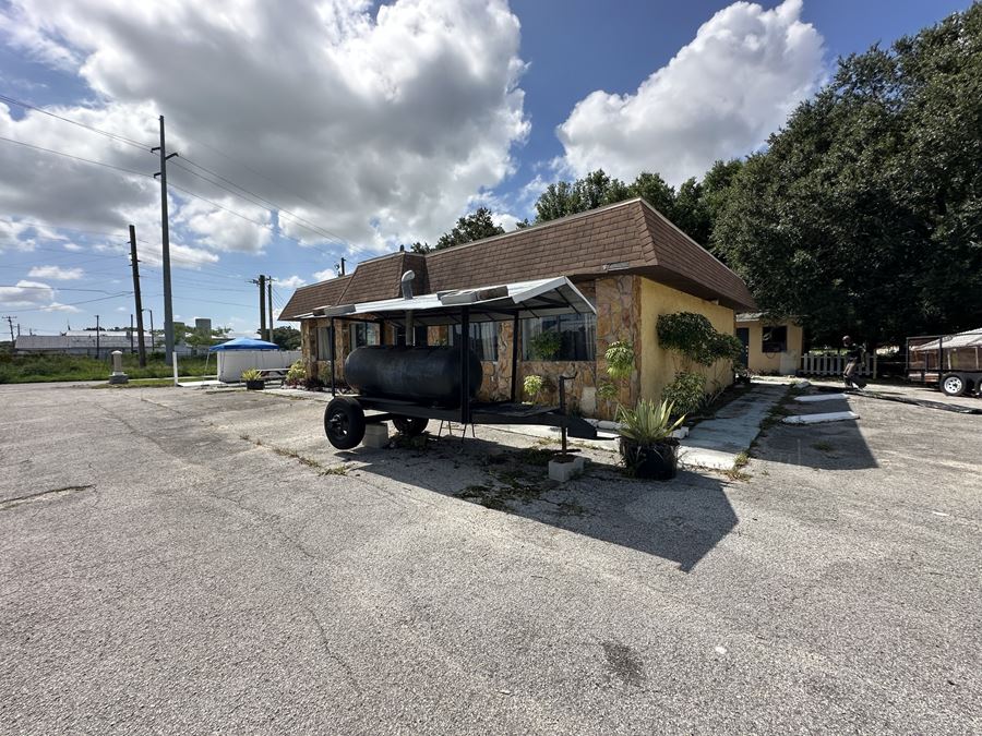 Lake Wales Mixed-Use Church & Retail Investment Property