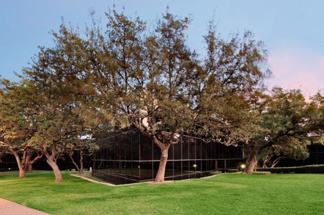 Westlake Oaks Bldg L