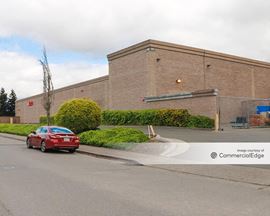 Gateway Plaza Shopping Center - Lucky
