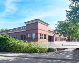 725 Highland Oaks Drive