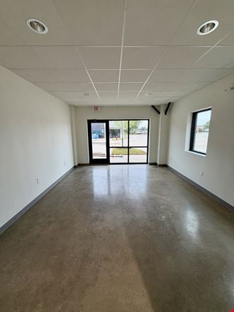 Whitestone Plaza - Flex Suites For Lease