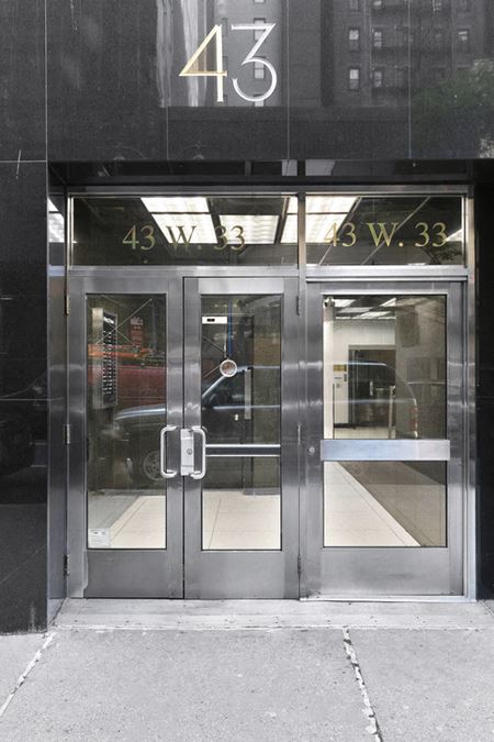 Retail space for Rent at 43 West 33rd Street in New York