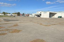 Industrial Facility w/ Large Yard