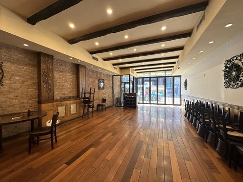 325 W 42nd St
