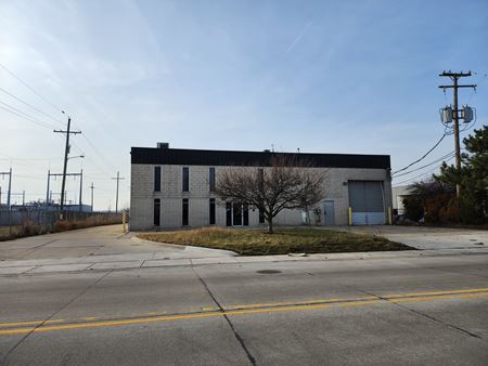 Commercial space for Rent at 28505 Lorna Ave in Warren