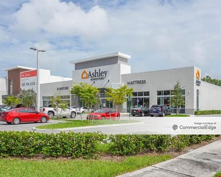 Retail space for Rent at 1400 NW 167th Street in Miami