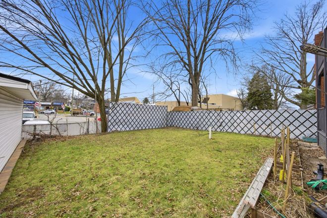 96 Coale Ave