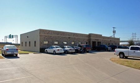 Office space for Rent at 2462 E Long Ave in Fort Worth