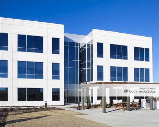 The Landing - 6111 West Plano Pkwy