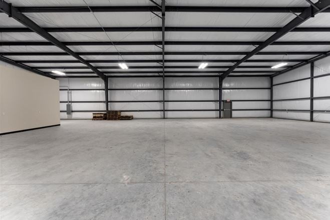 Building 7 - 25533 Richards Rd - Sublease