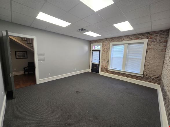 119 N Main St