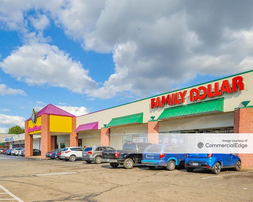 Hawkins Plaza Shopping Center 1525 South Hawkins Avenue, Akron, OH