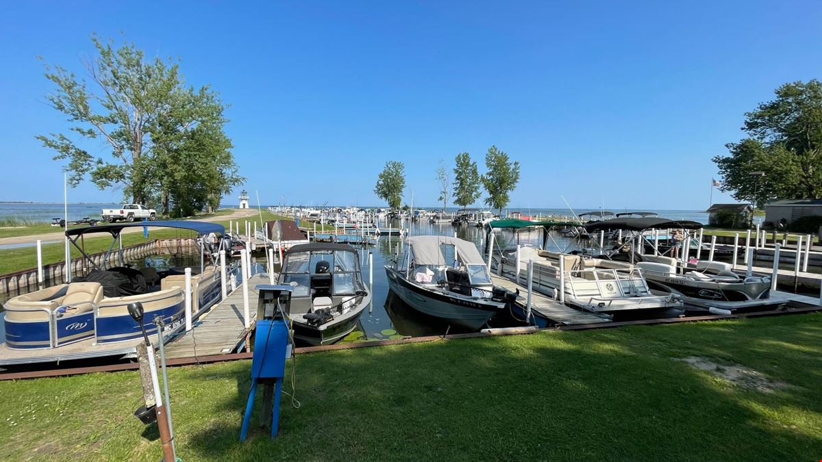 Pointe Au Gres Marina & Campground 