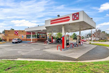 Circle k C-Store with Gas & Real Estate - Highland