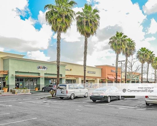 Lakewood Plaza Marketplace