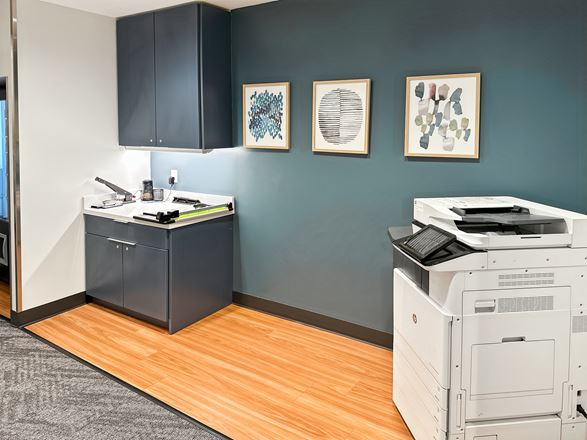 CA, Woodland Hills - Trillium Towers Center