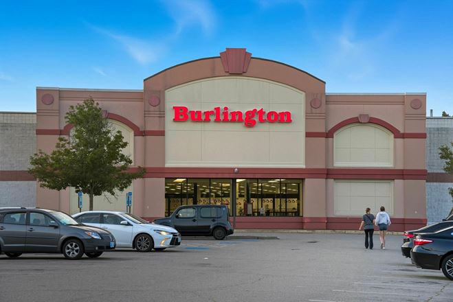 Woonsocket, RI - Diamond Hill Plaza