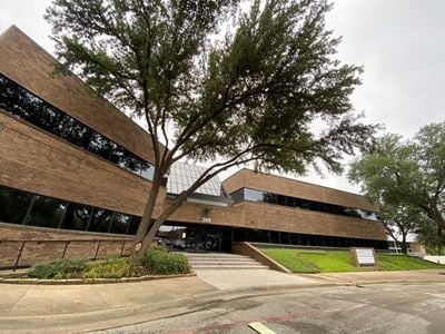 200 Chisholm Pl