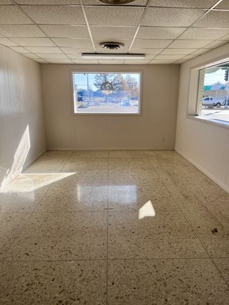 2121 W Main St