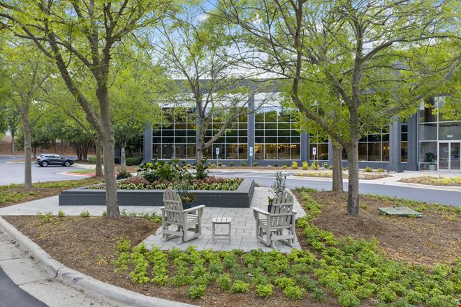 Perimeter Park: 2000 Perimeter
