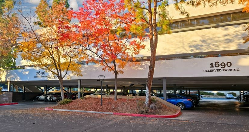Regus - Fresno - 1690 W Shaw Ave
