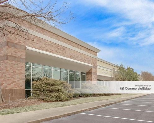 Nonconnah Corporate Center - 1910 Nonconnah Blvd, 1775 Pyramid Place & 1769 Paragon Place