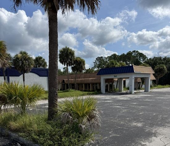 Former Budget Inn - Deland