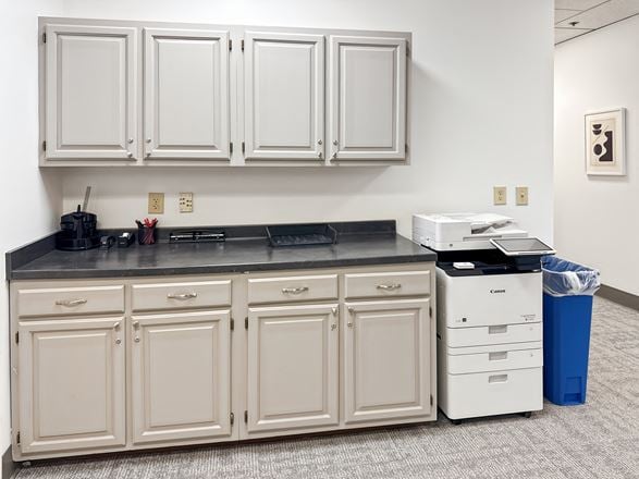 Regus - Greensboro - 301 N Elm