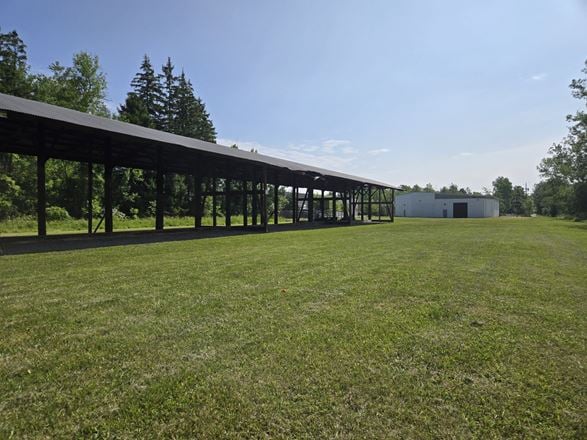 9170 Transit Rd - 14,710+/- SF  RETAIL WAREHOUSE STORAGE