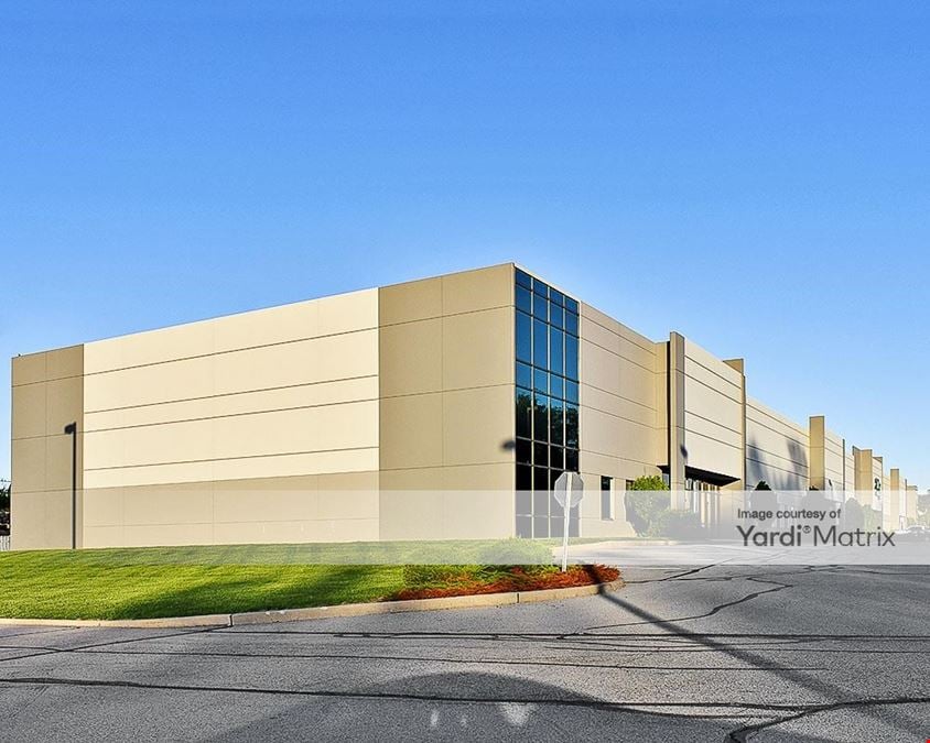 Gravois Bluffs Plaza - Commerce Center II