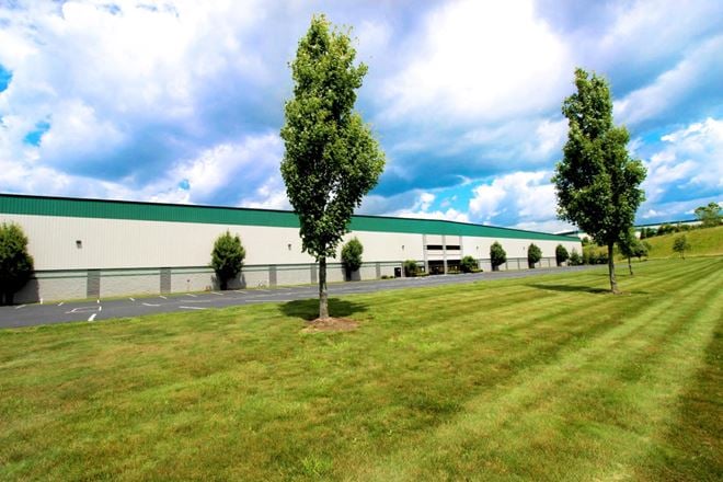 198,400 SF Plug N' Play Warehouse
