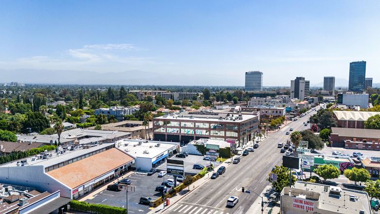 Ventura Blvd Retail Shop Space