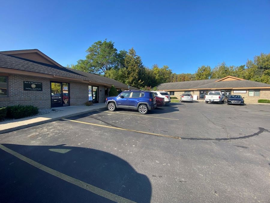 3281 Racquet Club Dr, Suite B