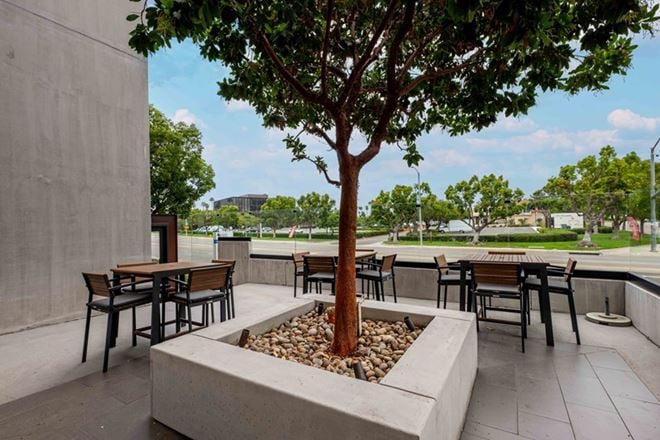 2082 Michelson Executive Suites
