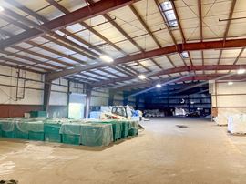 ±19,656 SF Office/Warehouse With Dock High Access