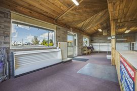 391 Wine Country Rd