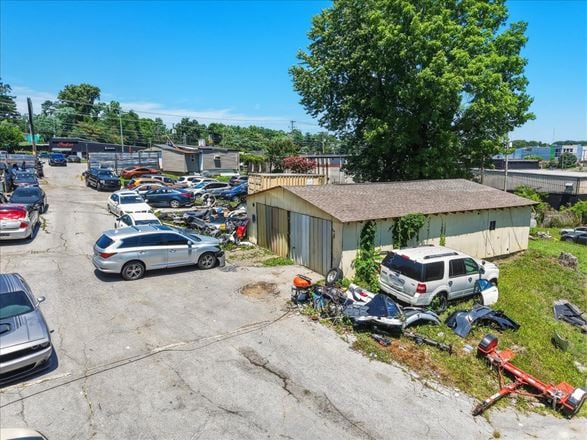 5855 Clinton Hwy