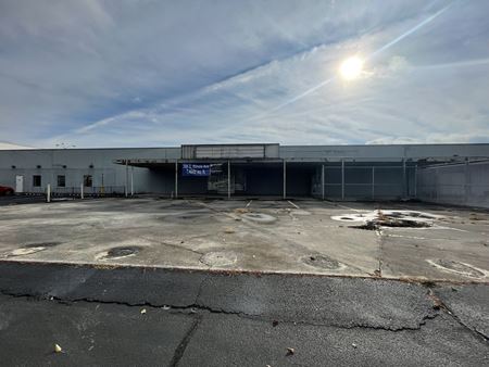 Commercial space for Rent at 310 S. Illinois Ave in Oak Ridge