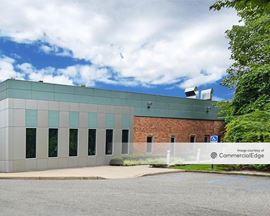 360 Vanderbilt Motor Pkwy