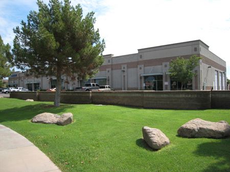 Photo of commercial space at 875 N McQueen Rd in Gilbert