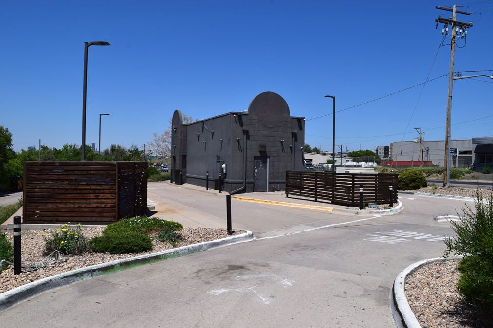 692 SF retail building with two drive-thru lanes