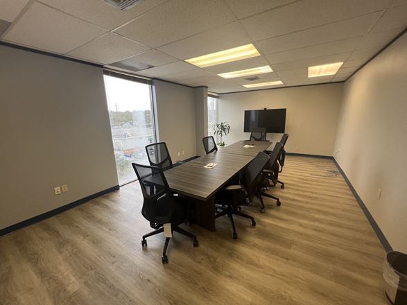 3301 Northland Dr. Suite 405