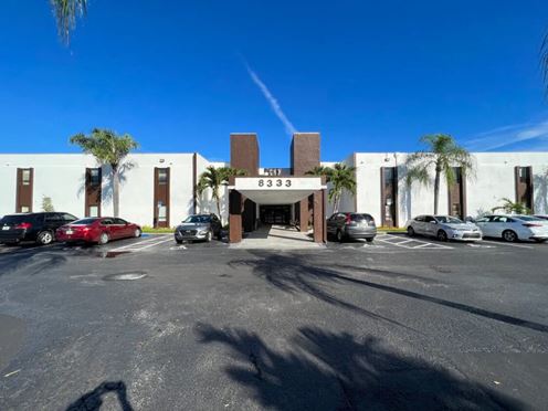 962 SF Suite 207 Professional and Medical Office Space