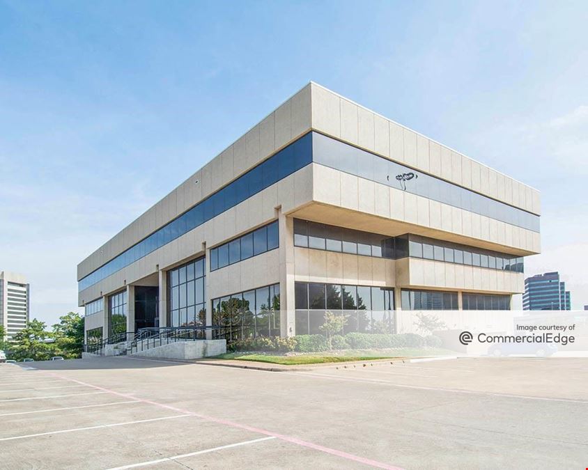 450 East John W. Carpenter Fwy